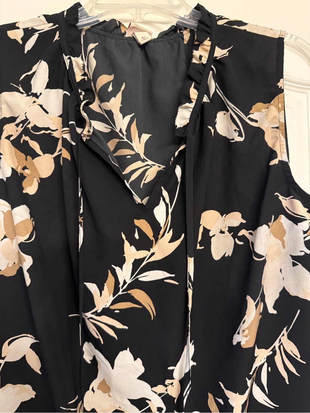 Merona Black Floral Sleeveless Blouse XL Ruffle Tie Neck Flowy Lightweight Top - Picture 5 of 16